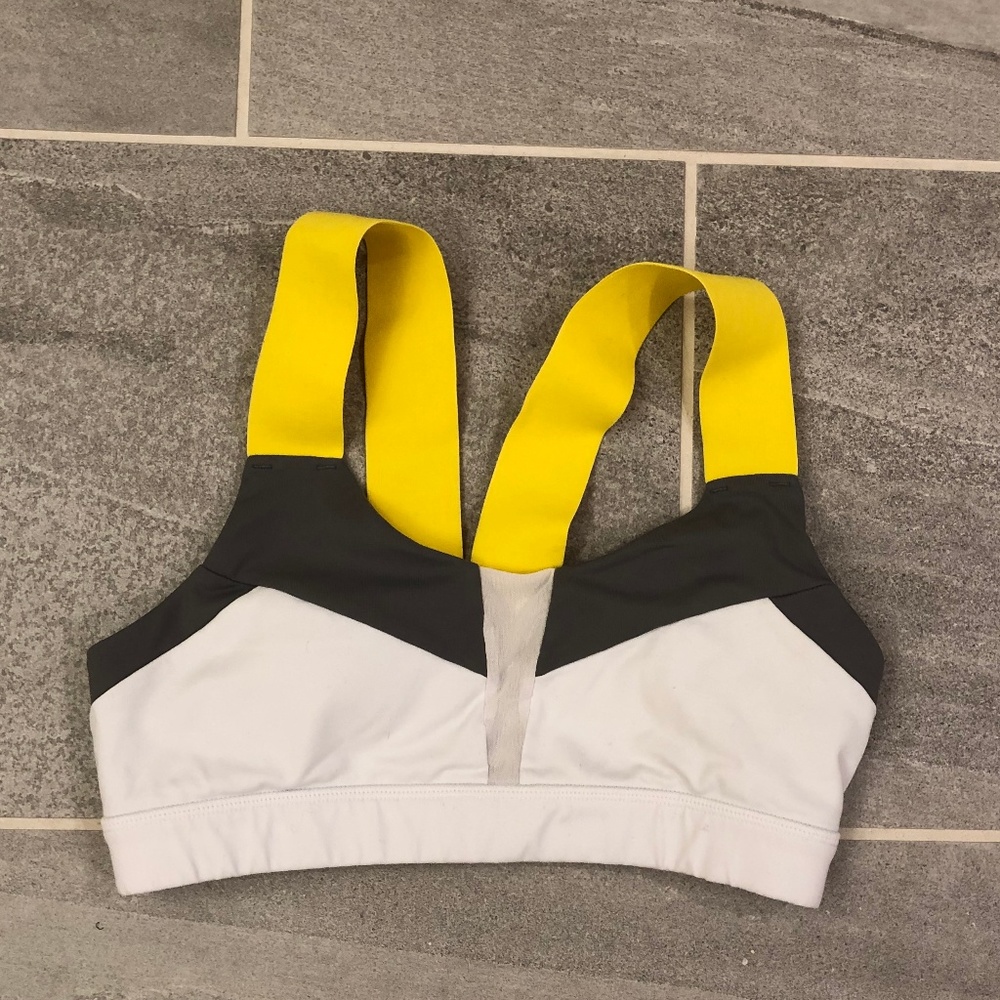 Alo Yoga Paddle Fast 2 Bra - Discontinued Bra